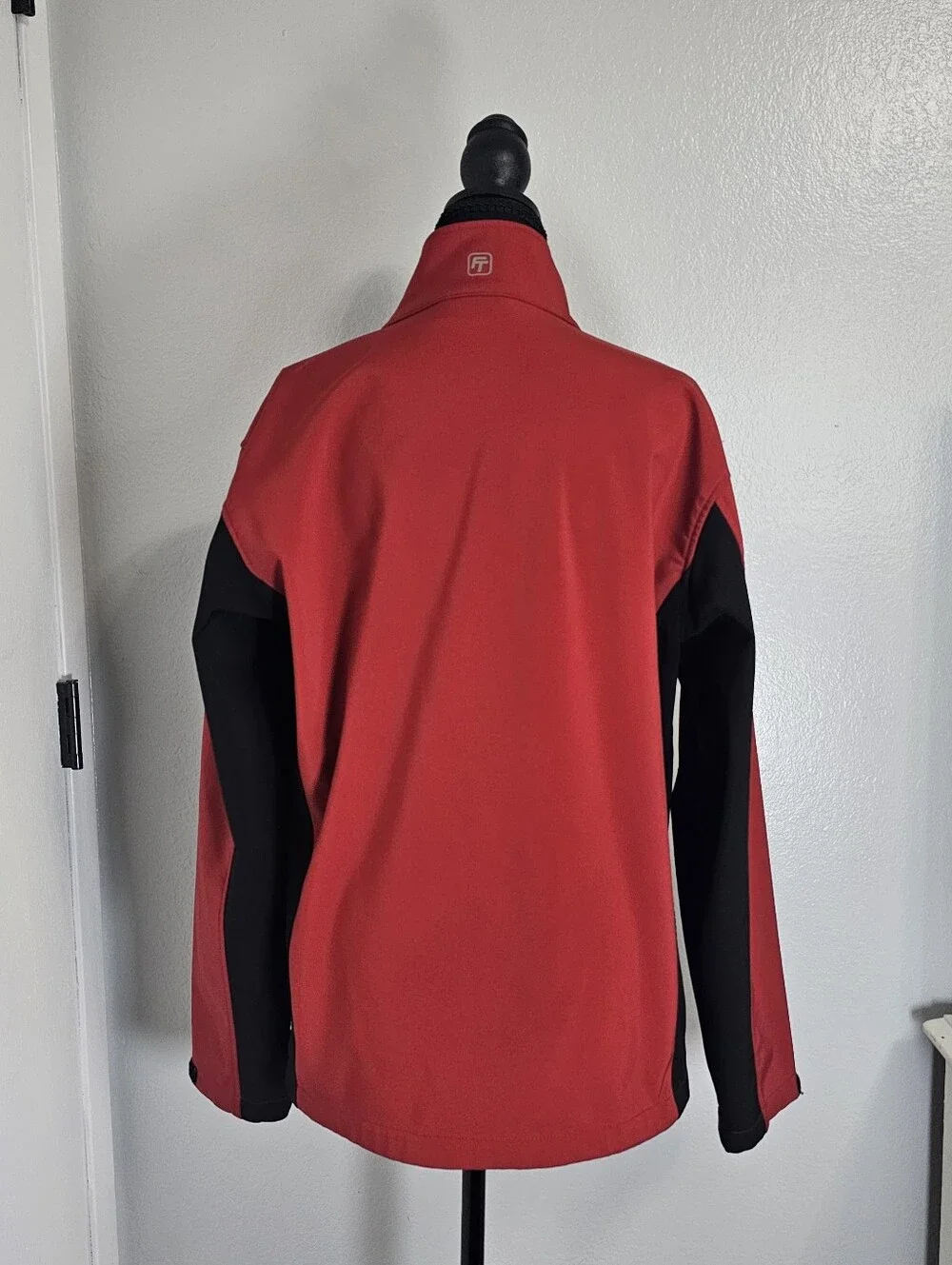 Free Tech Red & Black Softshell Jacket Men’s Performance  - Size Small
